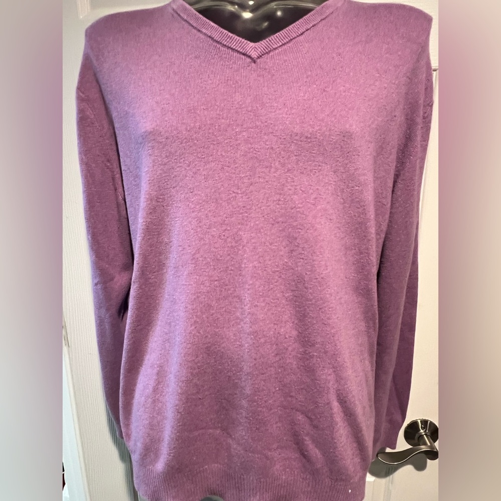 Calvin Klein Men's Lavender V-Neck Sweater
